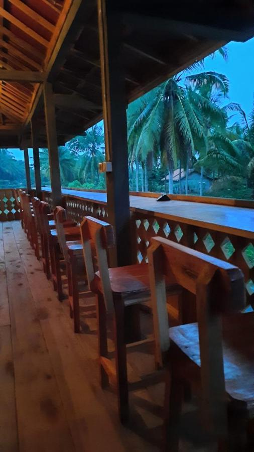 Rumah Nalu Surf Camp Krui Exterior foto