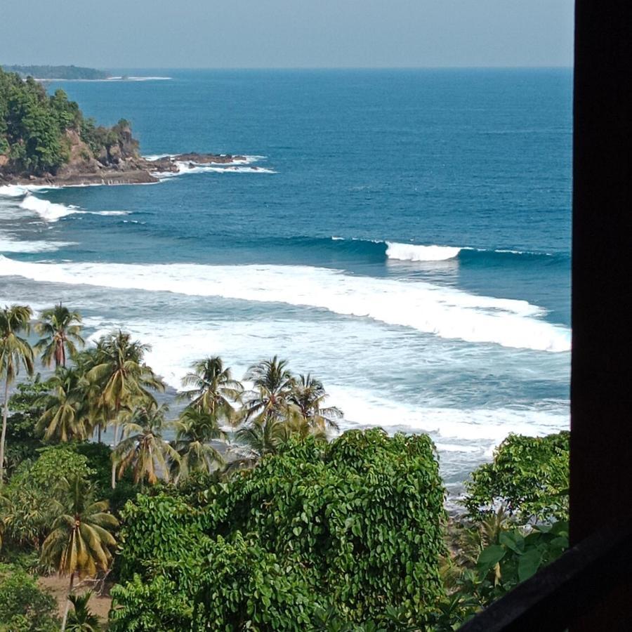 Rumah Nalu Surf Camp Krui Exterior foto